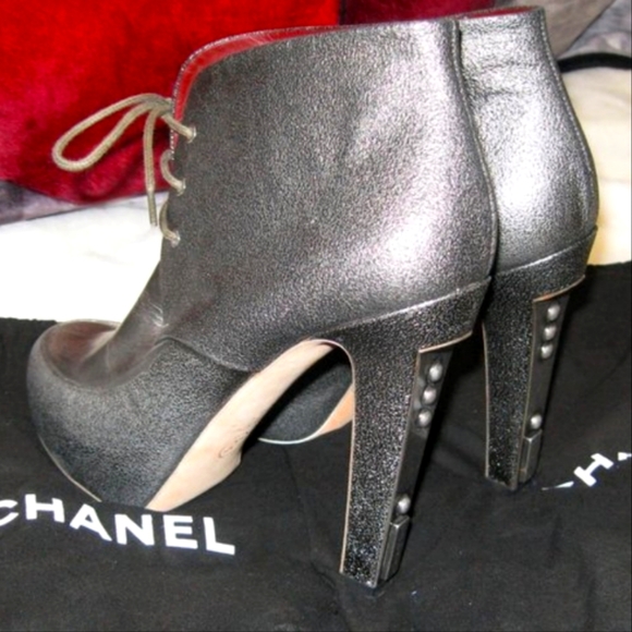 Chanel Boots  EUC with dustbag STUNNING Authentic - Picture 5 of 9